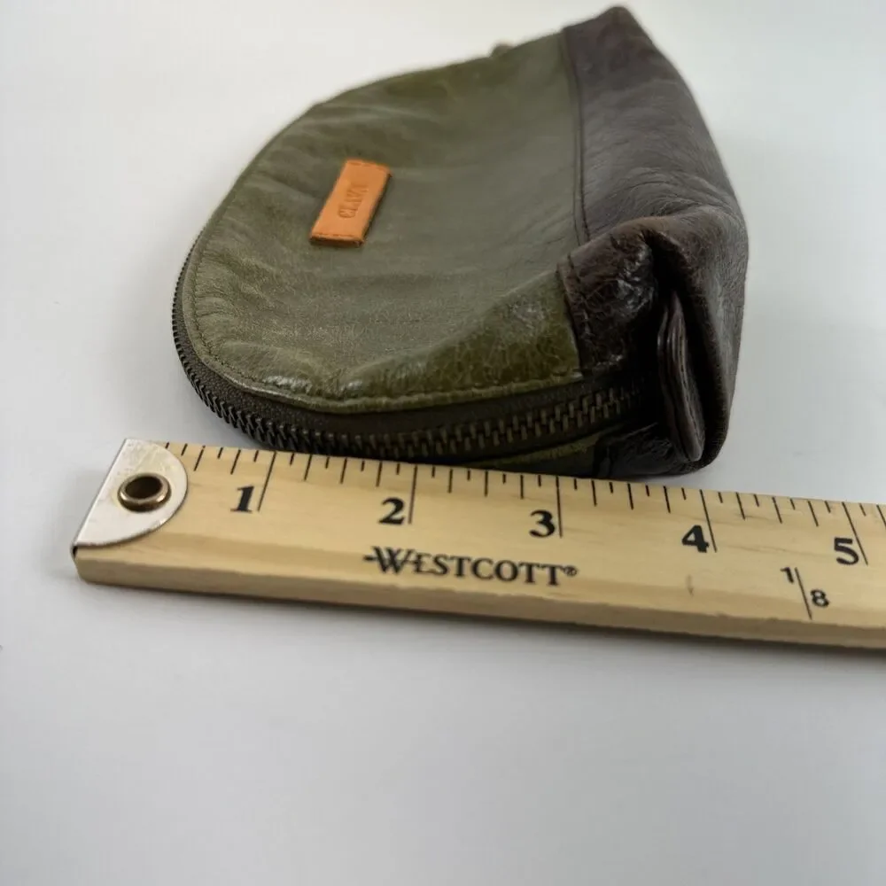 Clava leather accessory